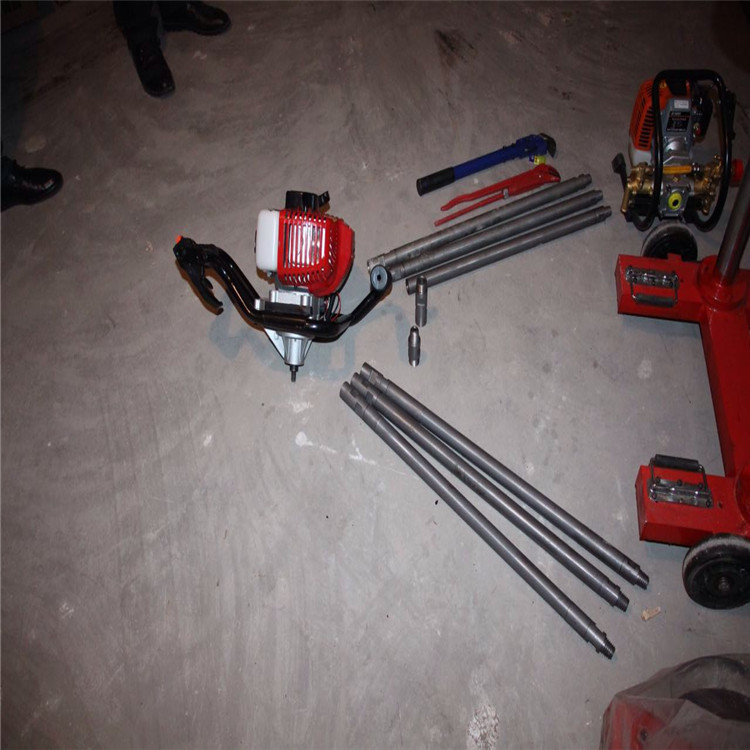 四川原始深林打孔勘探鉆機(jī) 便攜式取樣鉆機(jī) 便攜式巖心取樣鉆機(jī)