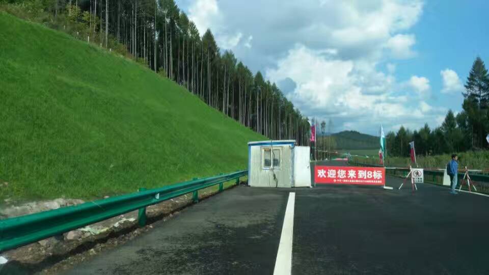 噴漿護坡多少錢一平方 ，掛網(wǎng)噴漿護坡報價，噴漿護坡工程