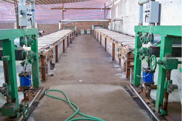 新型火炕造紙機(jī)，烘箱造紙機(jī)，地炕式造紙機(jī)，無(wú)鍋爐造紙機(jī)