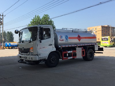 運油車 油罐車廠家直銷電話 油罐車配件