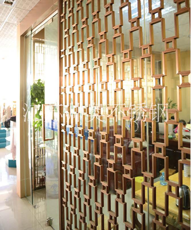 帥奧廠(chǎng)家直銷(xiāo)不銹鋼屏風(fēng)、玫瑰金屏風(fēng)、玻璃隔斷、鏤空不銹鋼