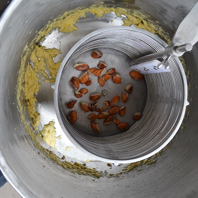 廣州榴蓮甩肉去核機(jī)榴蓮糖果機(jī)榴蓮果肉分離機(jī)小型生產(chǎn)設(shè)備熱賣