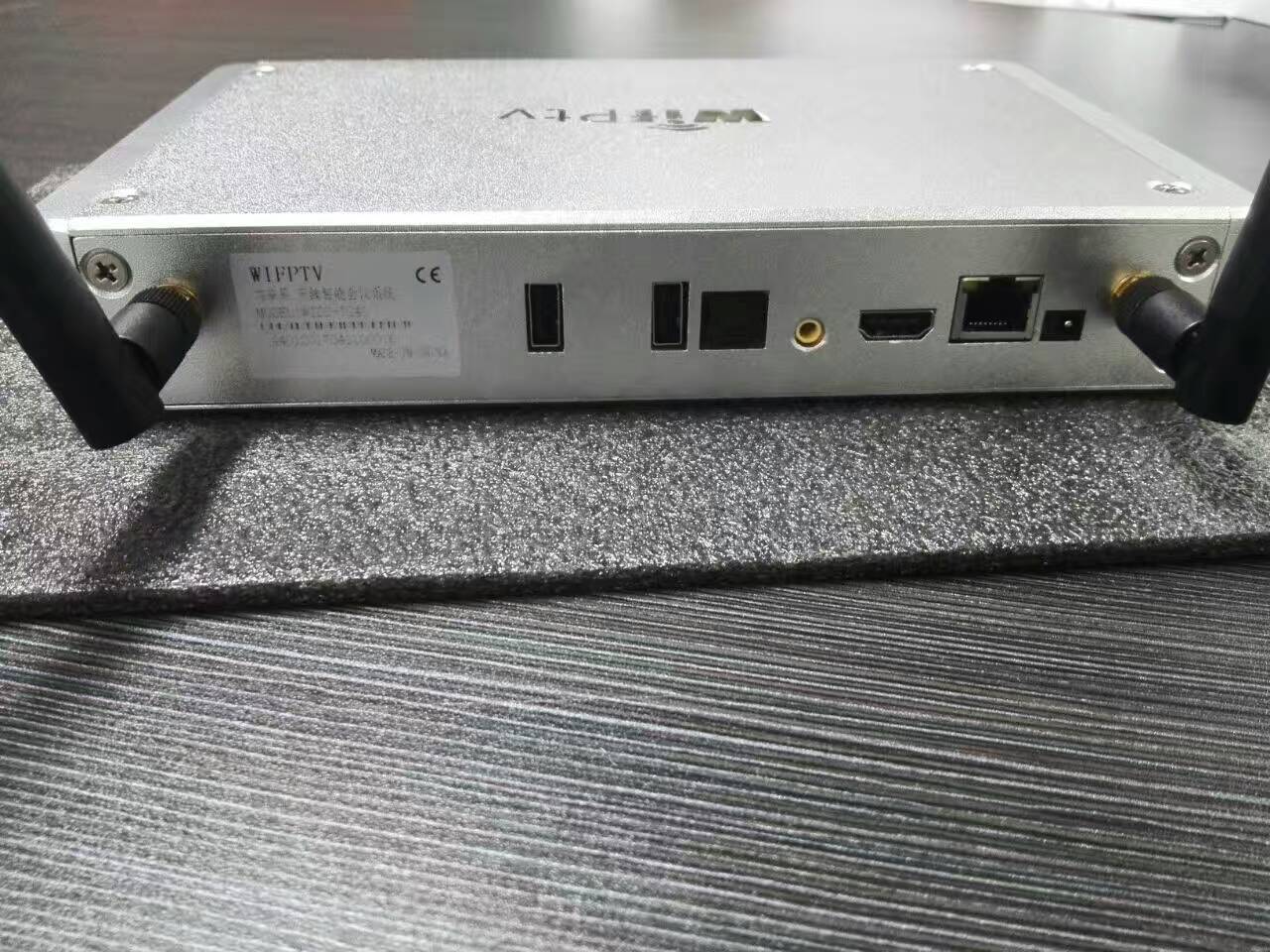 wifptv支持HDMI，VGA接口可與投影儀相連的無線互動演示系統(tǒng) 共享易無線投影王