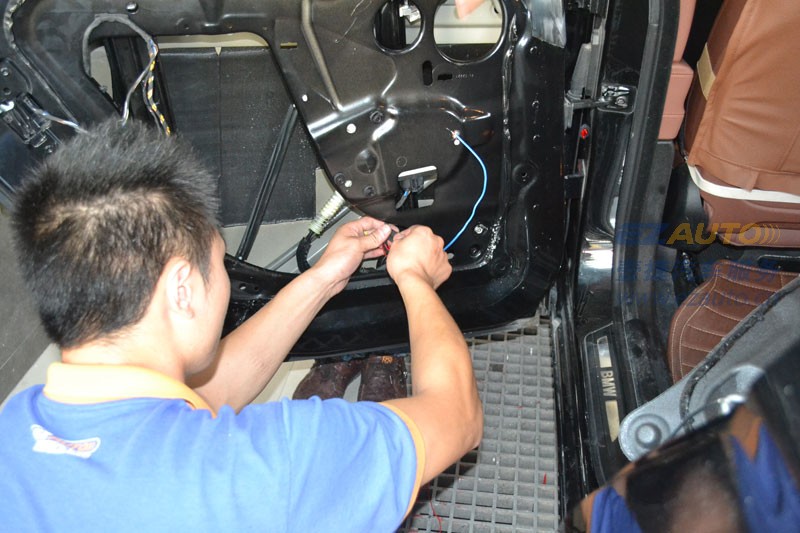 石家莊壹捷寶馬電吸門優(yōu)雅關(guān)門的好幫手