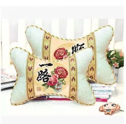 時尚十字繡車載抱枕 韓國 現(xiàn)代 簡約 定制QQ:125984264