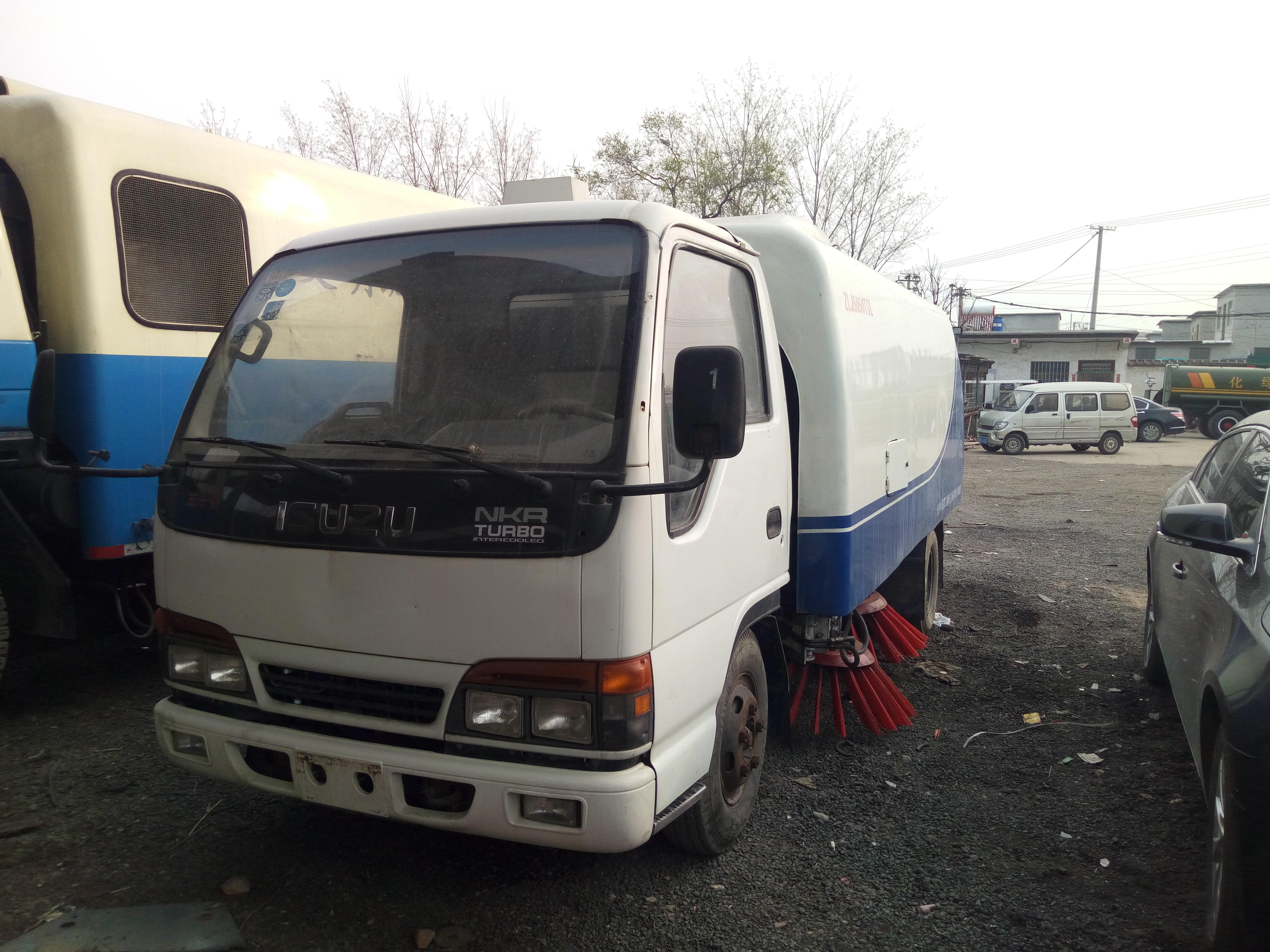 掃地車出售  二手吸塵掃地車價(jià)格