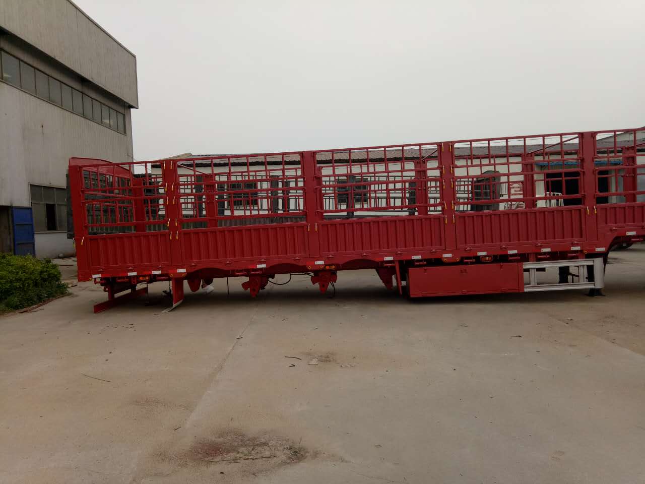 云南倉(cāng)柵半掛車供應(yīng)，云南倉(cāng)柵半掛車廠家，云南倉(cāng)柵半掛車報(bào)價(jià)