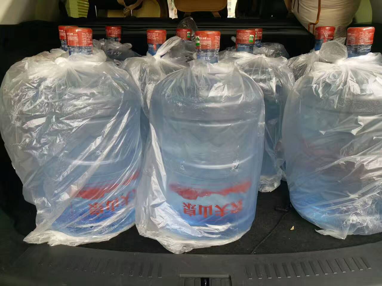 南海桶裝水配送南海區(qū)桶裝水供應(yīng)商南海桶裝水聯(lián)系電話 18144965304張先生