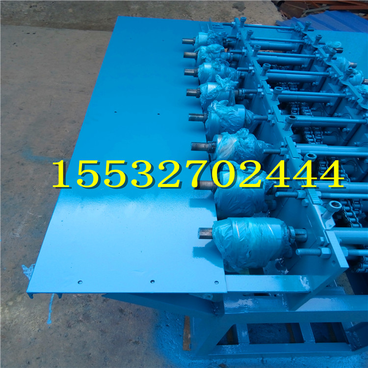 長(zhǎng)期供應(yīng)彩鋼內(nèi)外一體包邊機(jī)