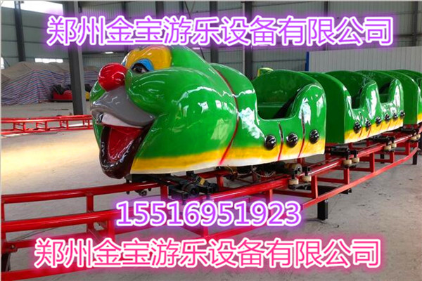 新型游樂(lè)設(shè)備青蟲(chóng)滑車升值在即鄭州金寶優(yōu)惠樂(lè)翻天