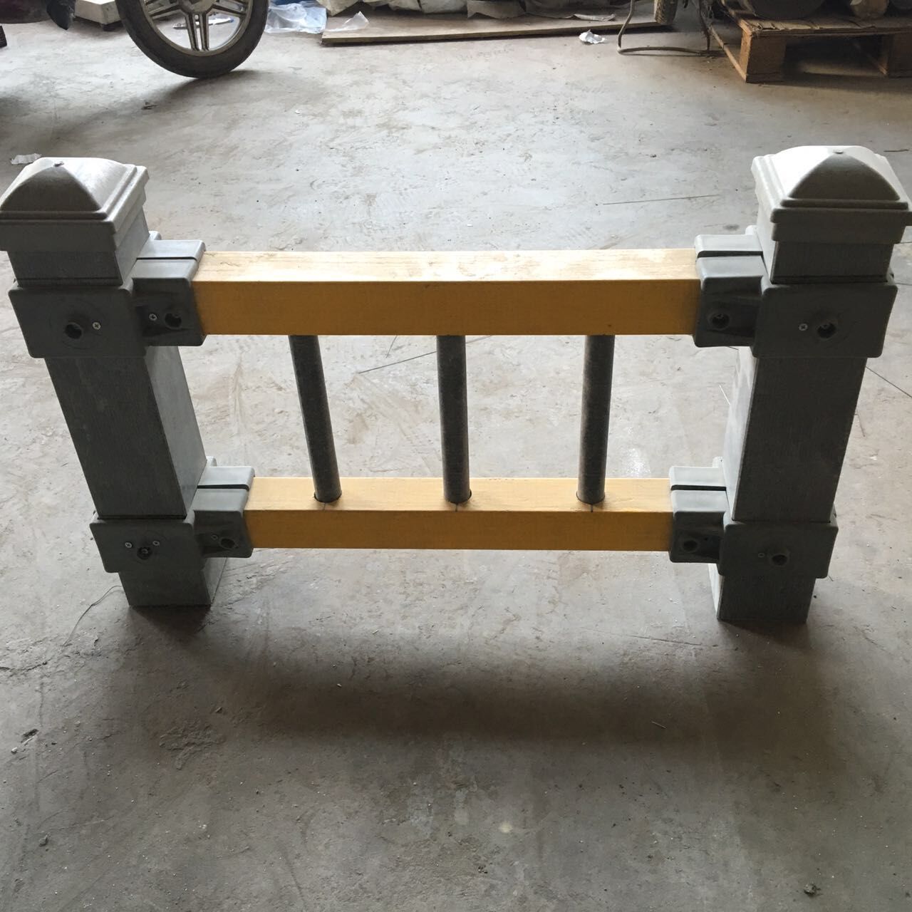 廠家直銷玻璃鋼圍欄塑鋼護欄玻璃鋼柵欄欄桿