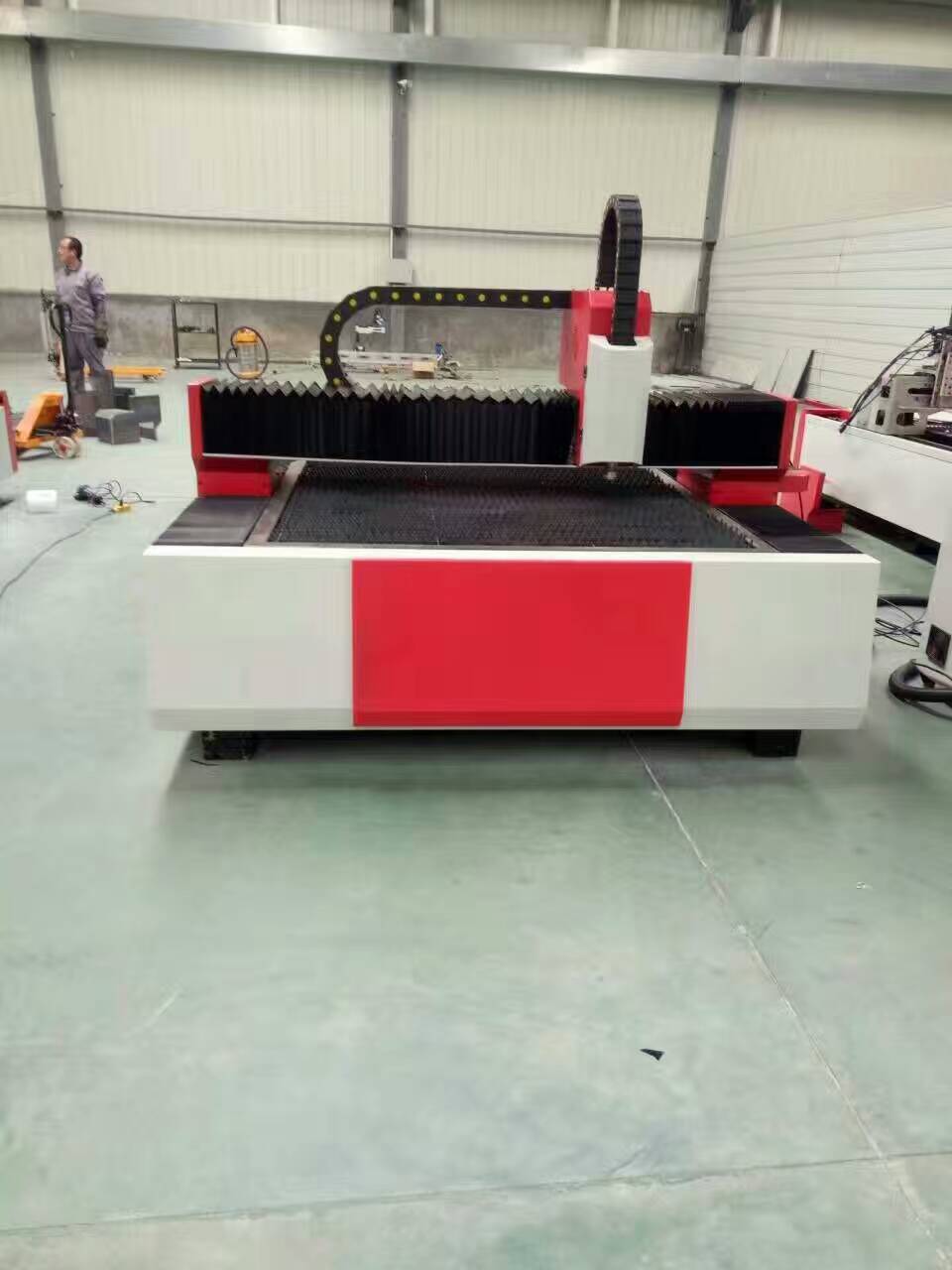 光纖激光切割機(jī)德州專業(yè)生產(chǎn)加工維修信譽(yù)廠家竭誠為您服務(wù)