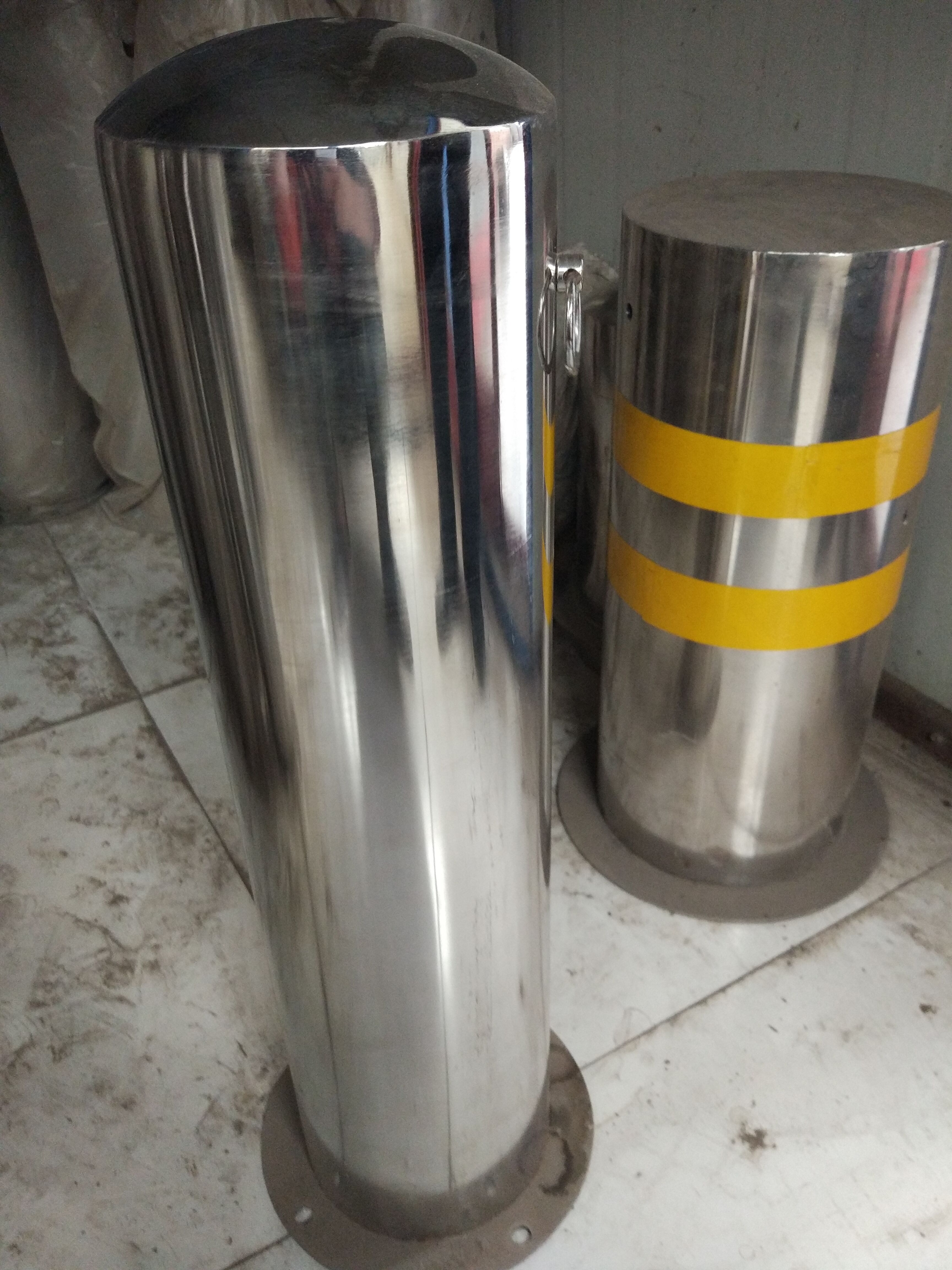 不銹鋼活動(dòng)?*?固定立柱 隔離 不銹鋼活動(dòng)*?固定立柱