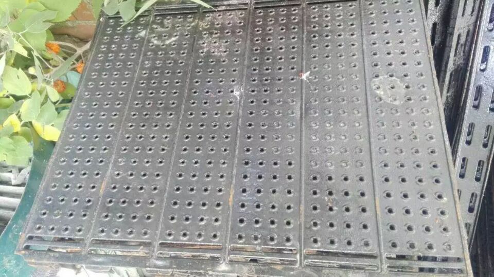 泊頭福臨產(chǎn)床高培母豬產(chǎn)床直銷產(chǎn)床高培母豬產(chǎn)床直銷