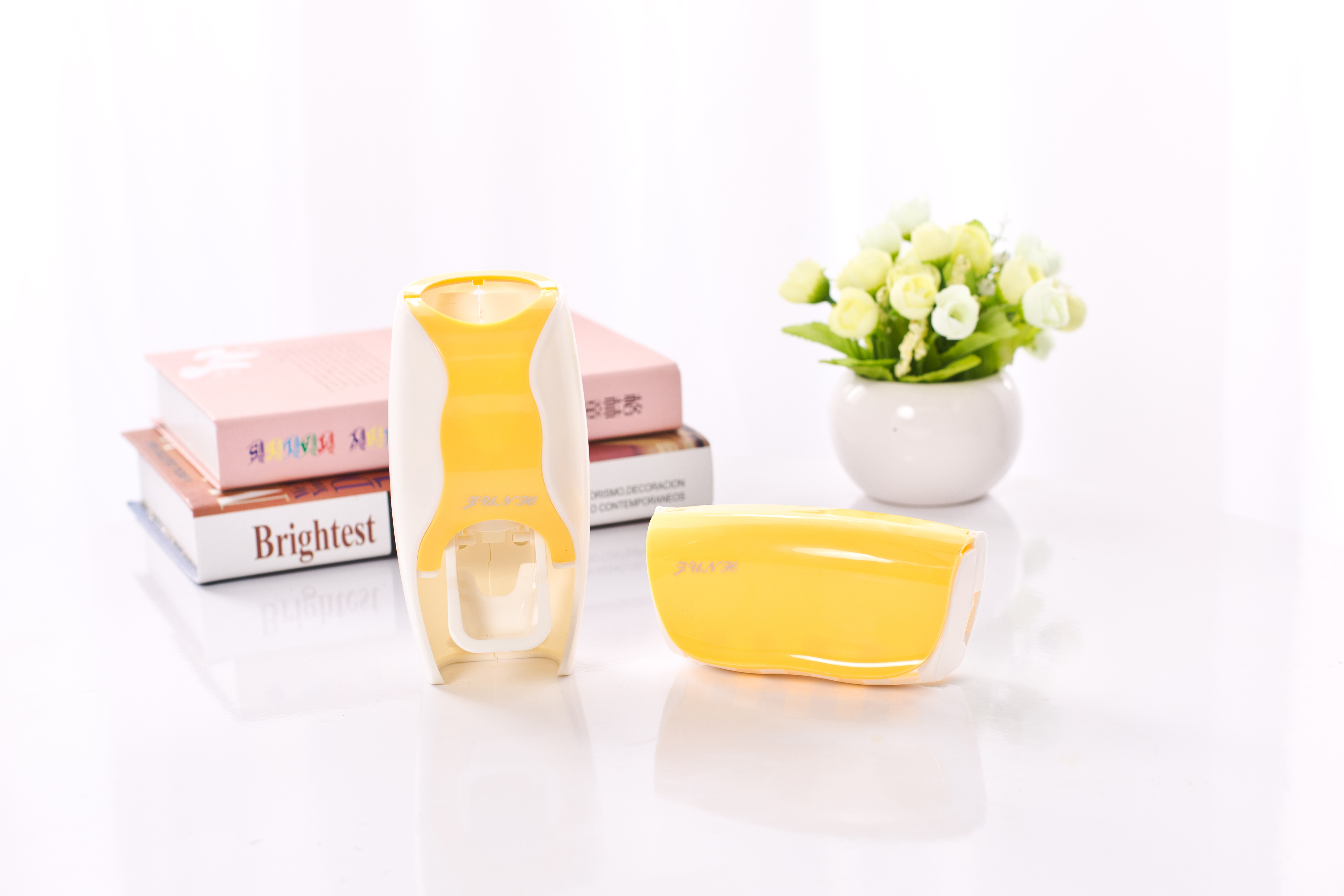 廠家直銷 新款 韓版創(chuàng)意自動擠牙膏器 牙刷漱洗架套裝