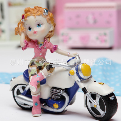 廠家銷售家居擺件樹脂工藝品裝飾品 騎摩托車美少女孩