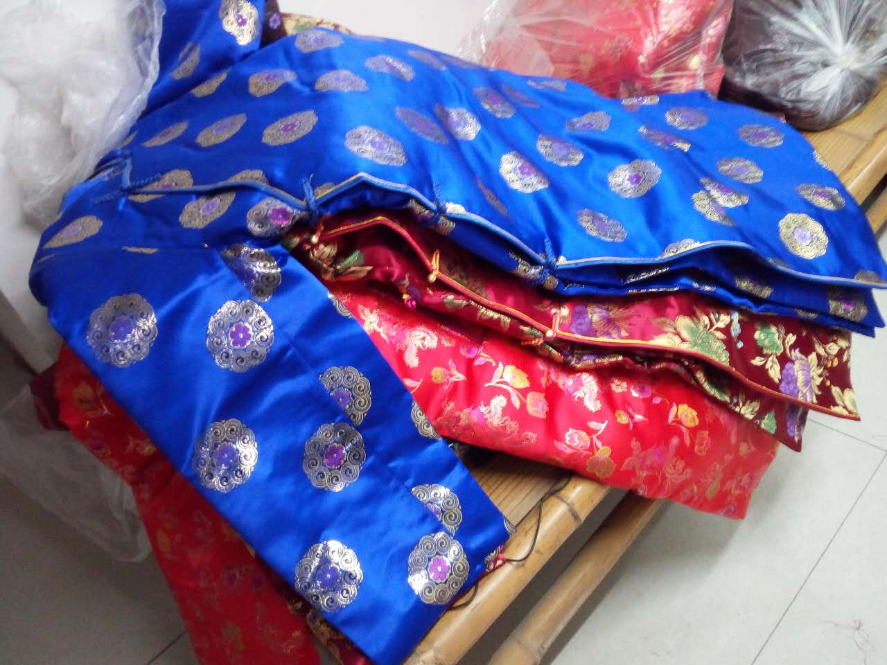 濟(jì)南歷城千蚨*男女壽衣套裝花圈骨灰盒殯葬用品專售價(jià)格親民現(xiàn)全濟(jì)南真誠(chéng)招加盟