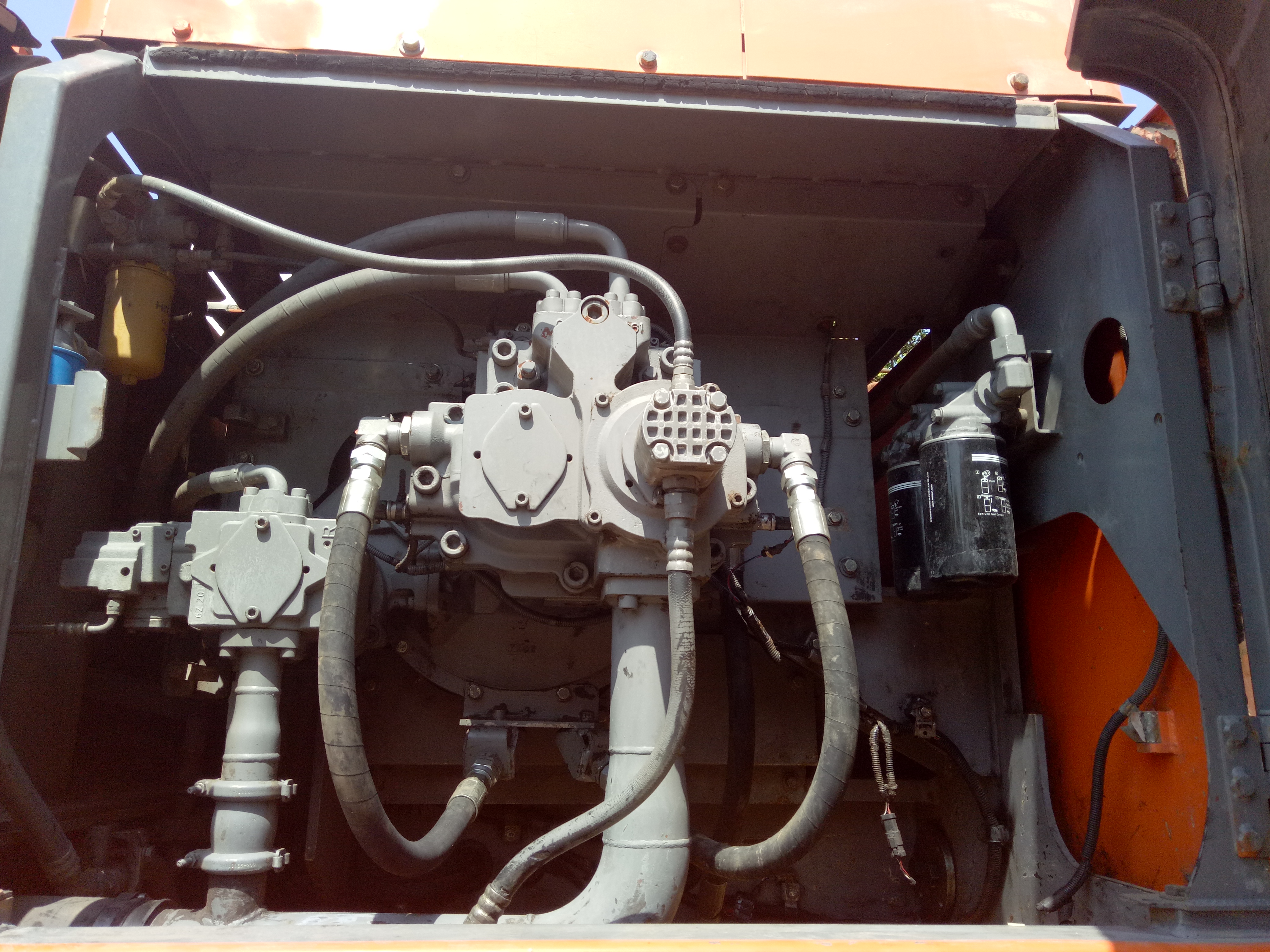 二手日立470挖掘機多少錢