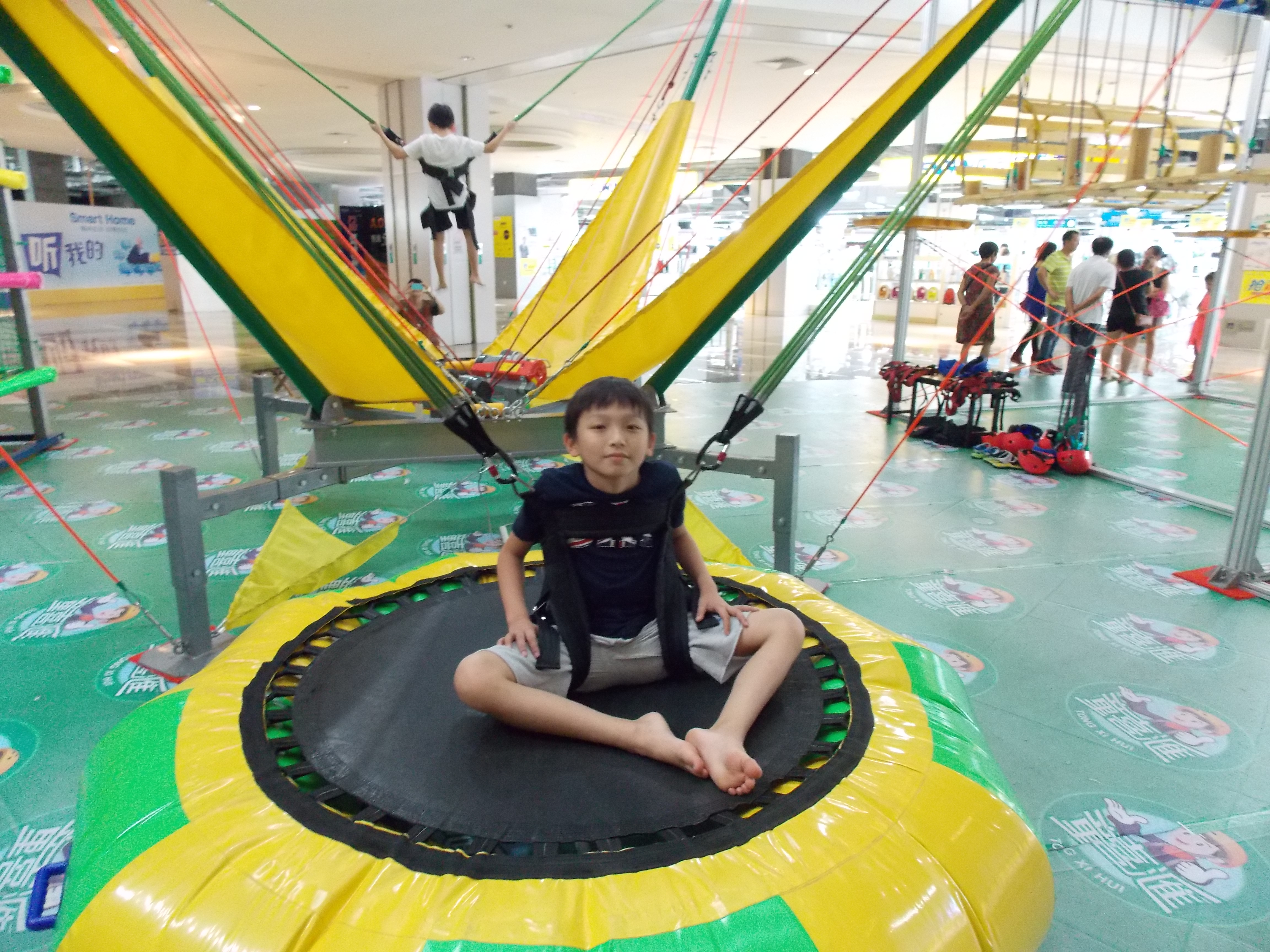兒童拓展 蹦極