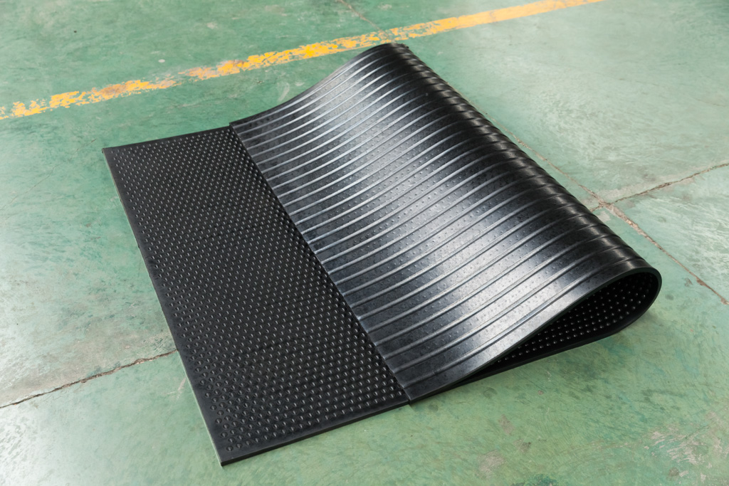 廠家直銷 橡膠畜牧墊 牛欄墊 耐磨馬棚墊 華能地墊