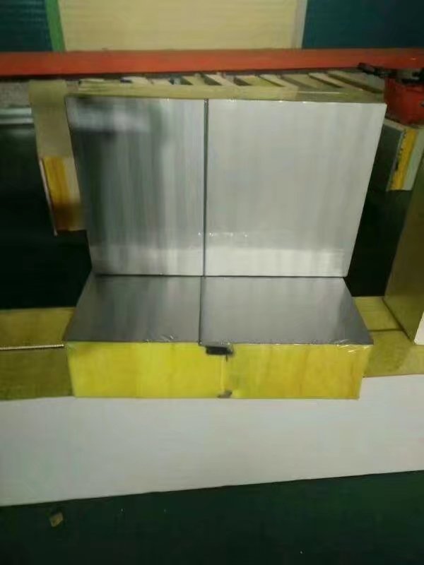 彩鋼聚氨酯板，新型巖棉板， 黑龍江彩鋼聚氨酯板，新型巖棉板，