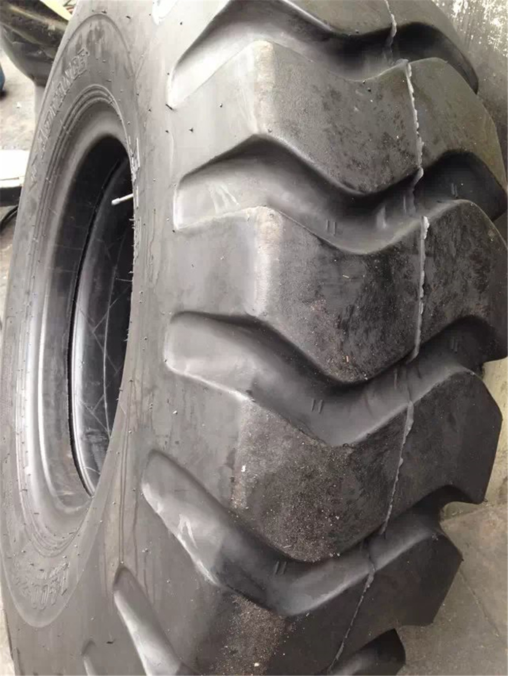 供應(yīng)前進(jìn)牌14.00-24礦山自卸車輪胎 工程機(jī)械輪胎