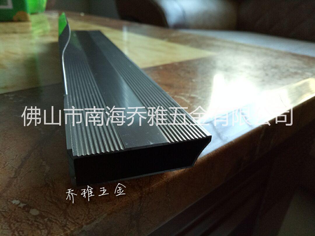 櫥柜晶鋼門鋁材、貓耳朵隱框鋁材生產(chǎn)廠家-佛山喬雅五金