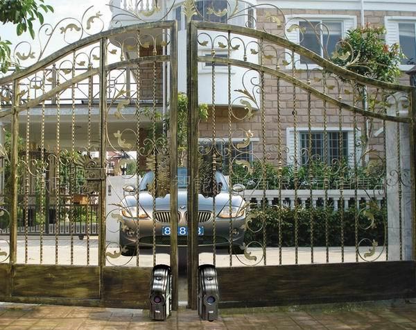 北京車庫卷簾門廠家 北京不銹鋼卷簾門廠家 不銹鋼卷簾門多少錢 北京動伸縮門廠家 智能鐵藝電動門廠家  電動卷閘門報價