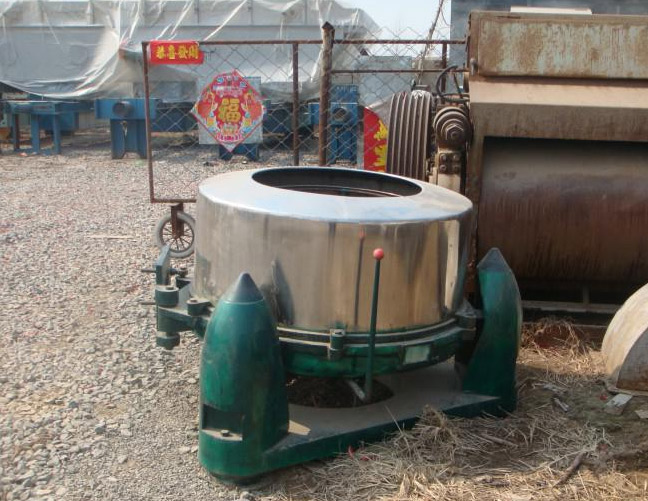 梁山出售8噸三足離心機(jī)    山東出售8噸三足離心機(jī)