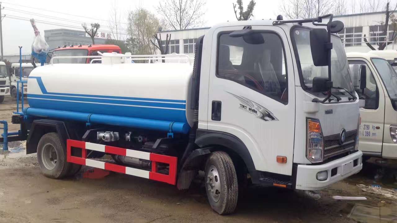 東風12方灑水車多 少錢188 7299 5099