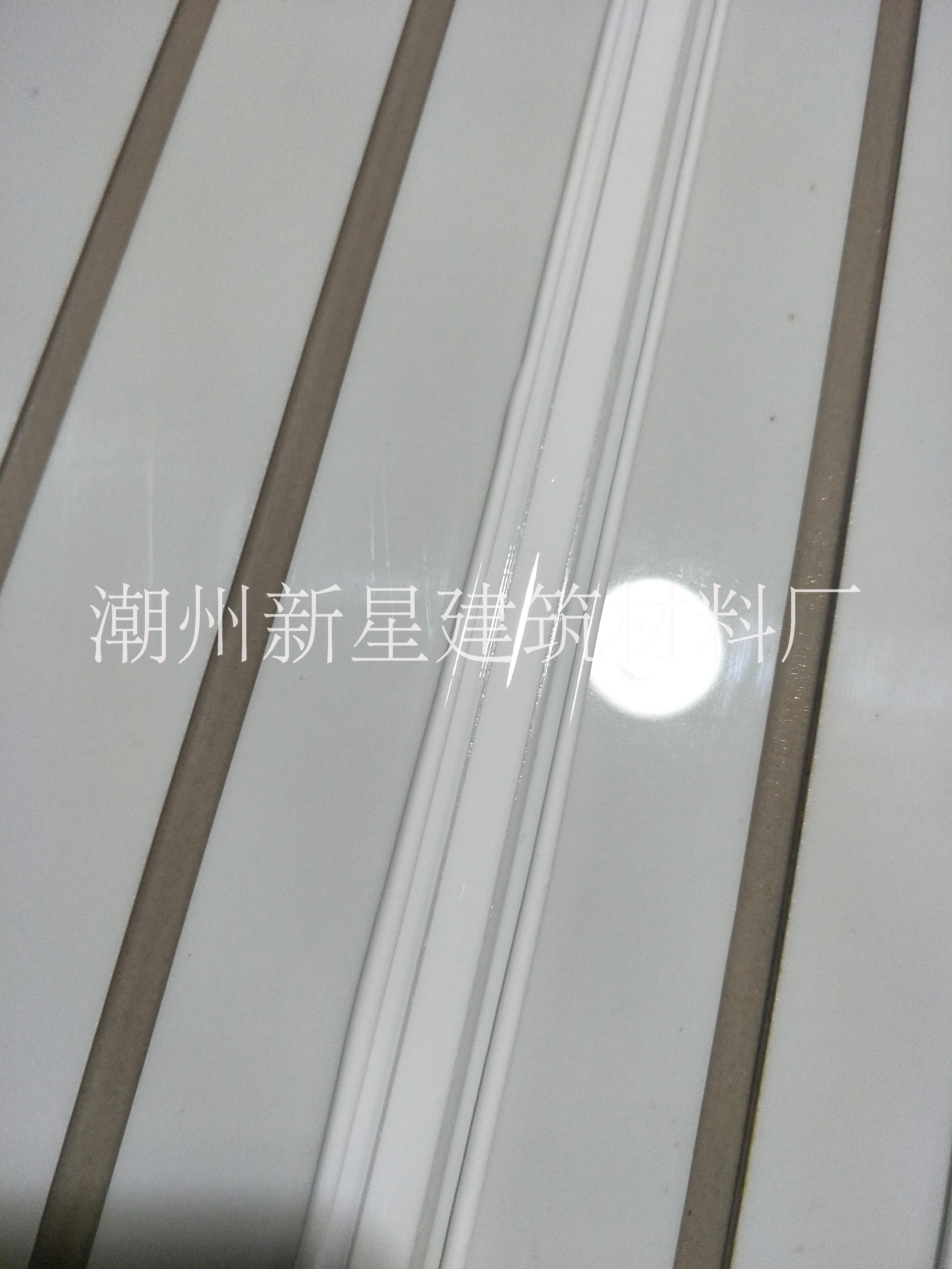 瓷磚美縫施工云南省蒙自市 紅河州 個舊市 開元等各個區(qū)縣包工包料上面施工