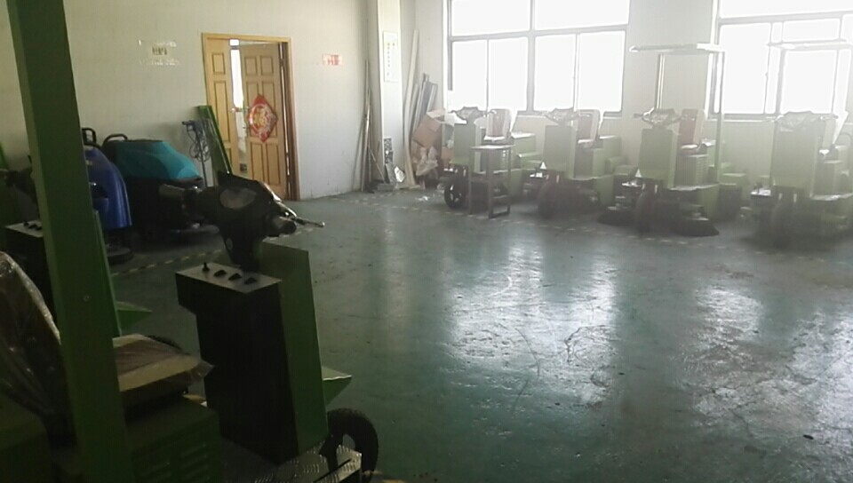 無錫電動(dòng)掃地機(jī)@無錫駕駛式掃地車@無錫掃地車@無錫掃地機(jī)