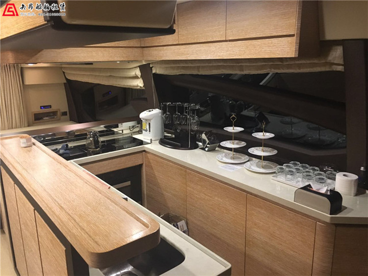 上海租游艇 意大利Azimut64游艇 游江租艇 會務租艇 展示租艇