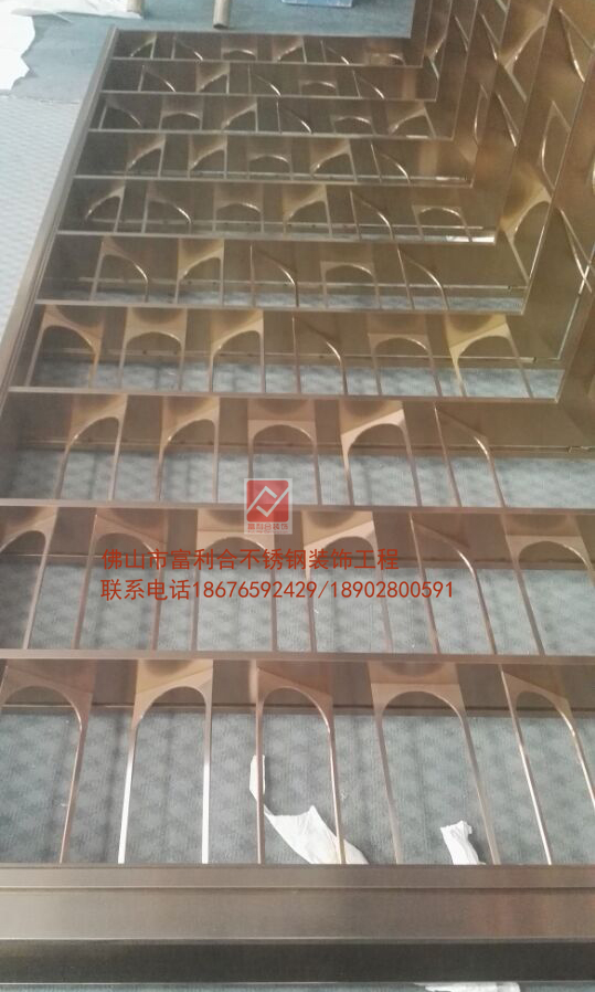 玫瑰金工藝拼花屏風(fēng) 鏤空雕花屏風(fēng) 酒店*屏風(fēng)定做