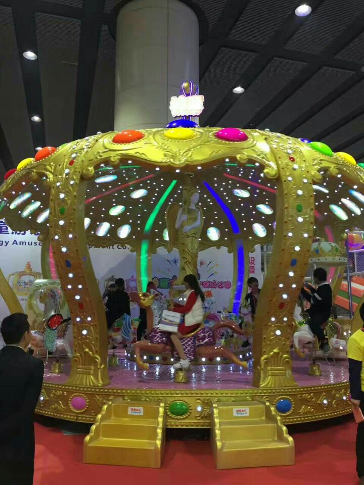 皇冠形狀旋轉(zhuǎn)木馬 皇冠形狀旋轉(zhuǎn)木馬的廠家