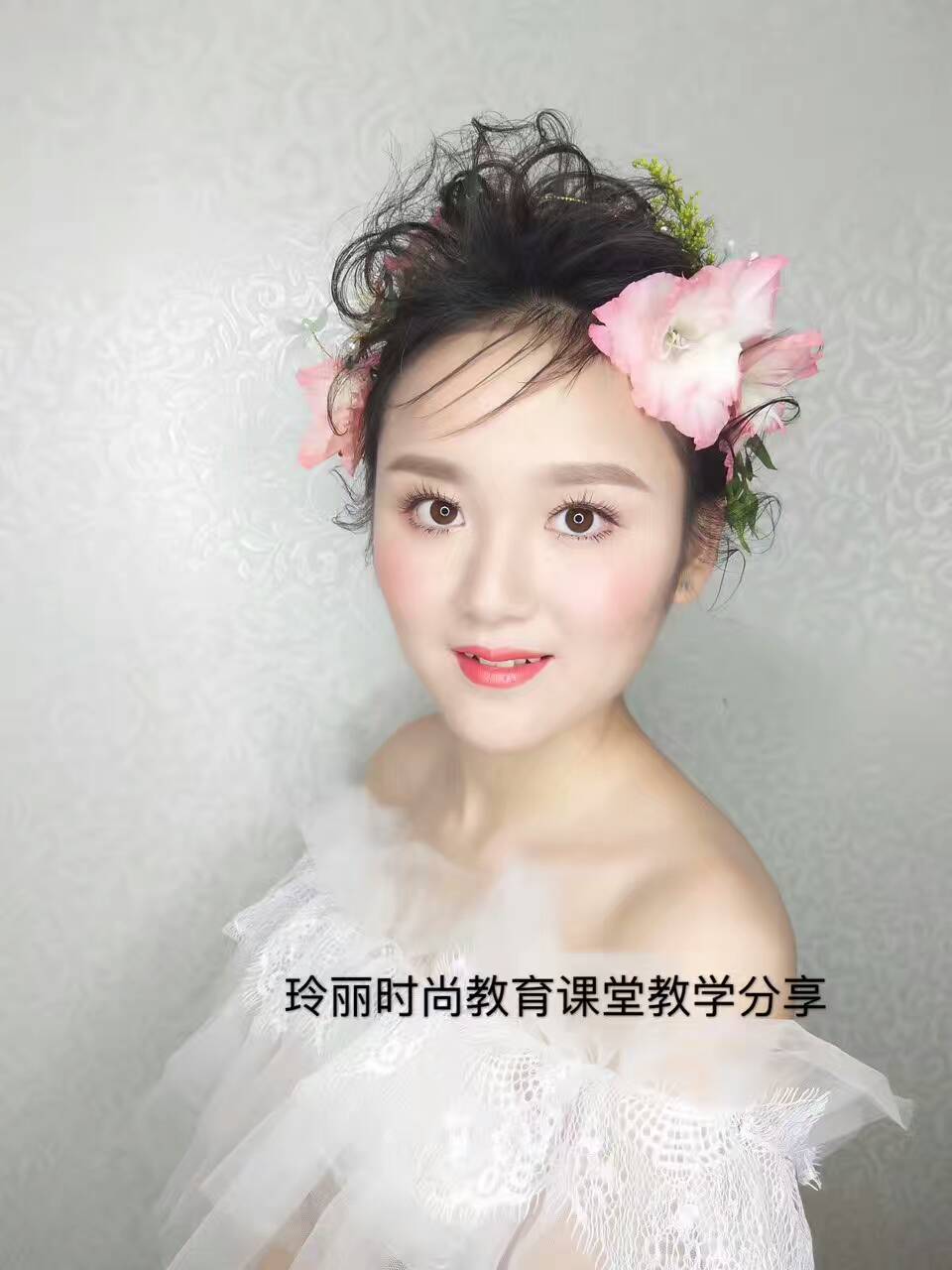 學(xué)化妝隨州玲麗彩妝美甲紋繡工作室化妝隨州  玲麗彩妝美甲紋繡工作室