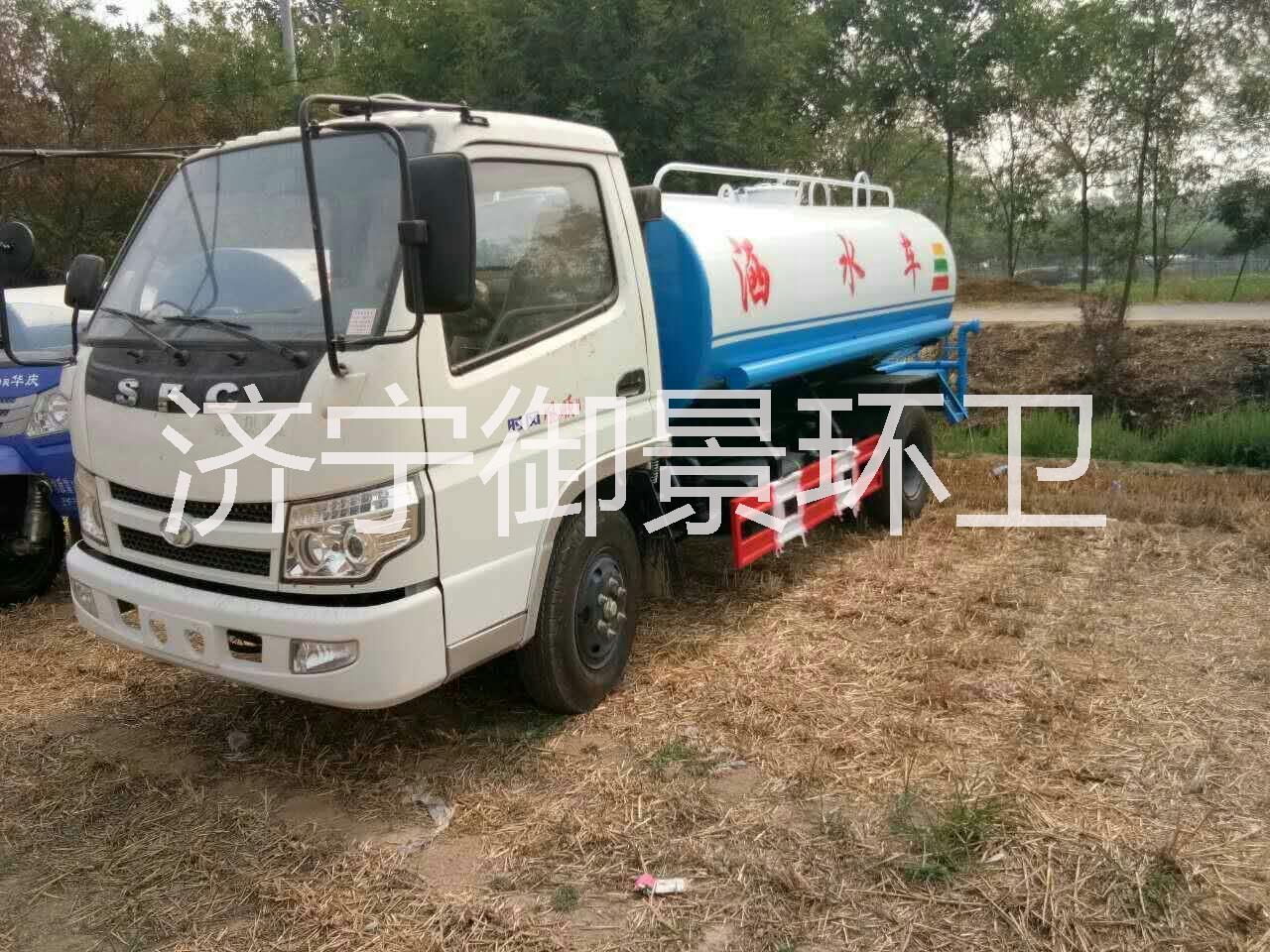 廠家直銷(xiāo)大小型號(hào)灑水車(chē)*補(bǔ)貼免購(gòu)置稅