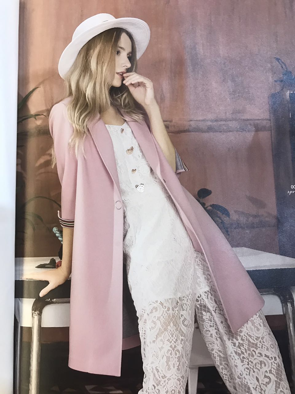 2017潮款伊袖品牌女裝打造成熟女人知性美 伊袖 2017款品牌女裝批發(fā)