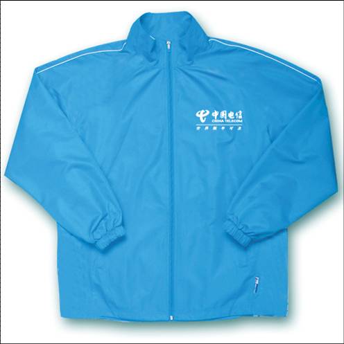 供應黃浦區(qū)風衣定制,好看的風衣定制款式