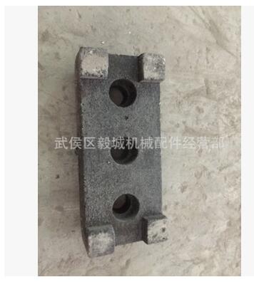 振信廠家批發(fā) 1250擋料板 制砂機配件耐磨件價格拋料頭