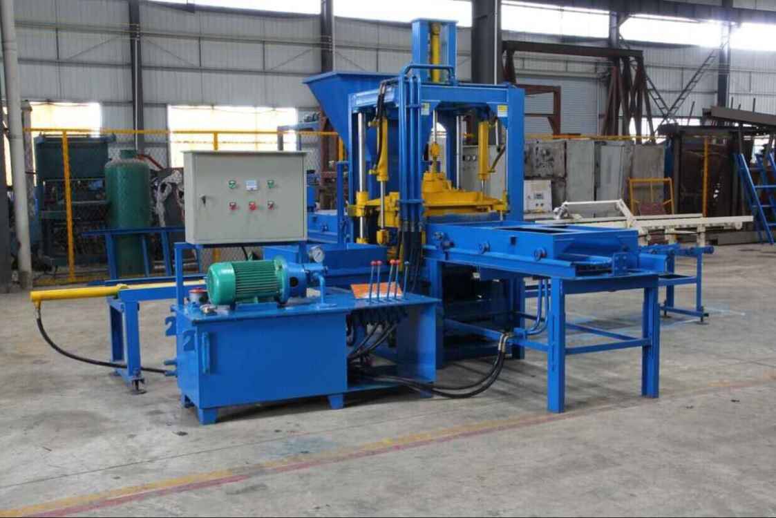 鄭州弘來(lái)機(jī)械設(shè)備有限公司大量供應(yīng) 面包磚機(jī)、透水磚機(jī)、植草磚機(jī)