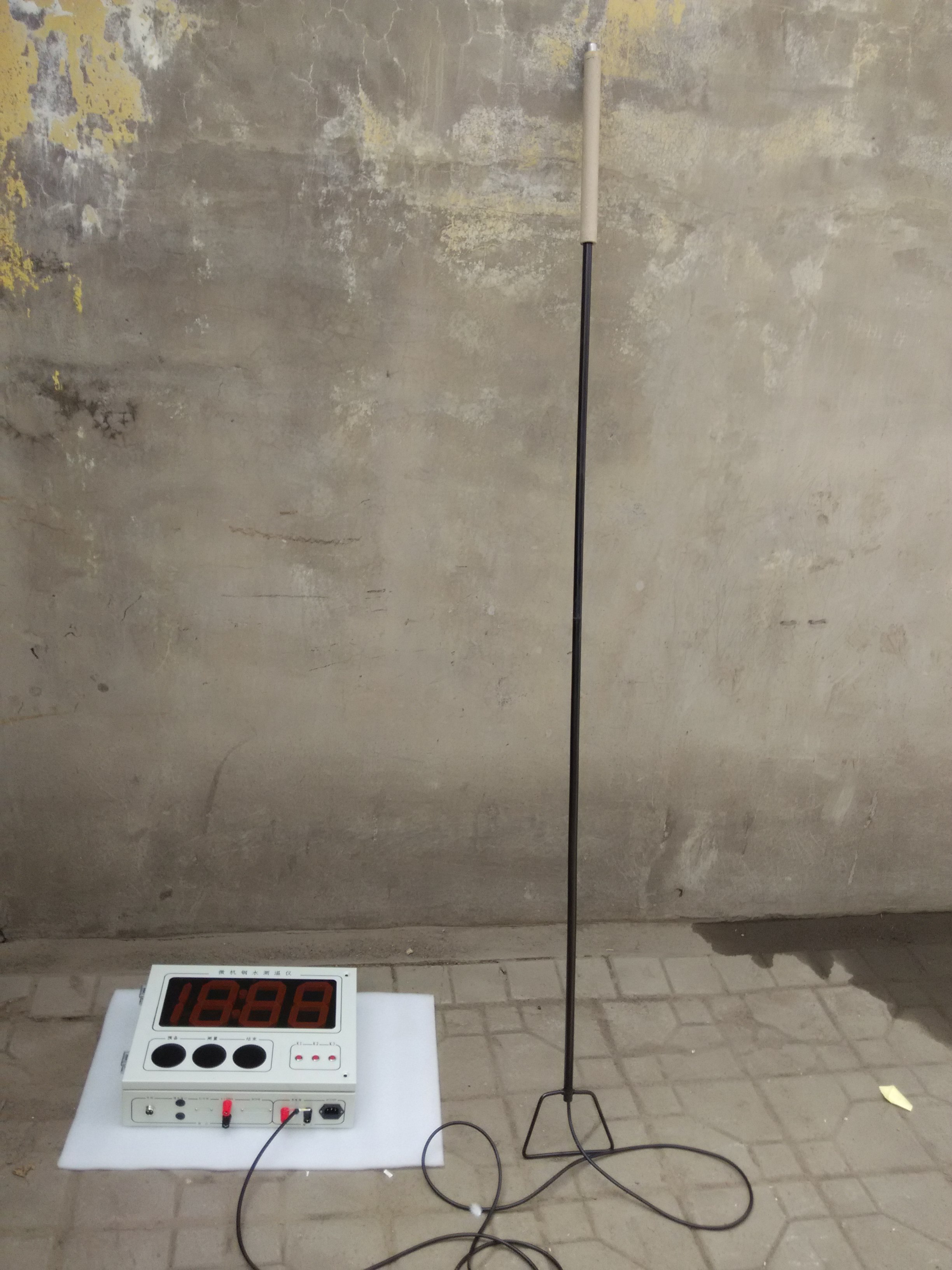 供應(yīng)鋼水測溫儀 壁掛大屏幕微機(jī)鋼水測溫儀