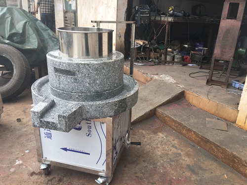廉江一遍成漿黑芝麻電動(dòng)石磨廠家直銷(xiāo)@石磨腸粉機(jī)價(jià)格大全
