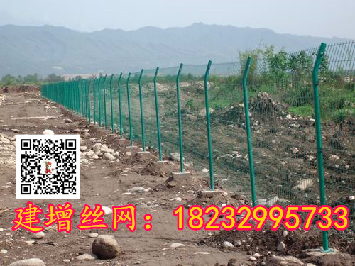 云南養(yǎng)殖* 荷蘭網(wǎng) pvc浸塑電焊網(wǎng) 廠家報(bào)價(jià)直銷(xiāo)