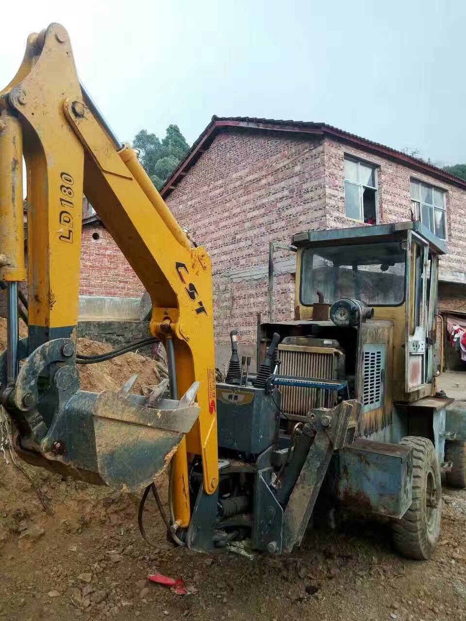 山東泰安拖拉機改裝挖掘機@定做挖掘機大臂的廠家@怎么改裝挖掘機