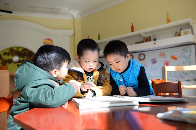 蒙氏幼兒園好，還是普通幼兒園？ 蒙氏幼兒園招商 蒙氏幼兒園招商加盟