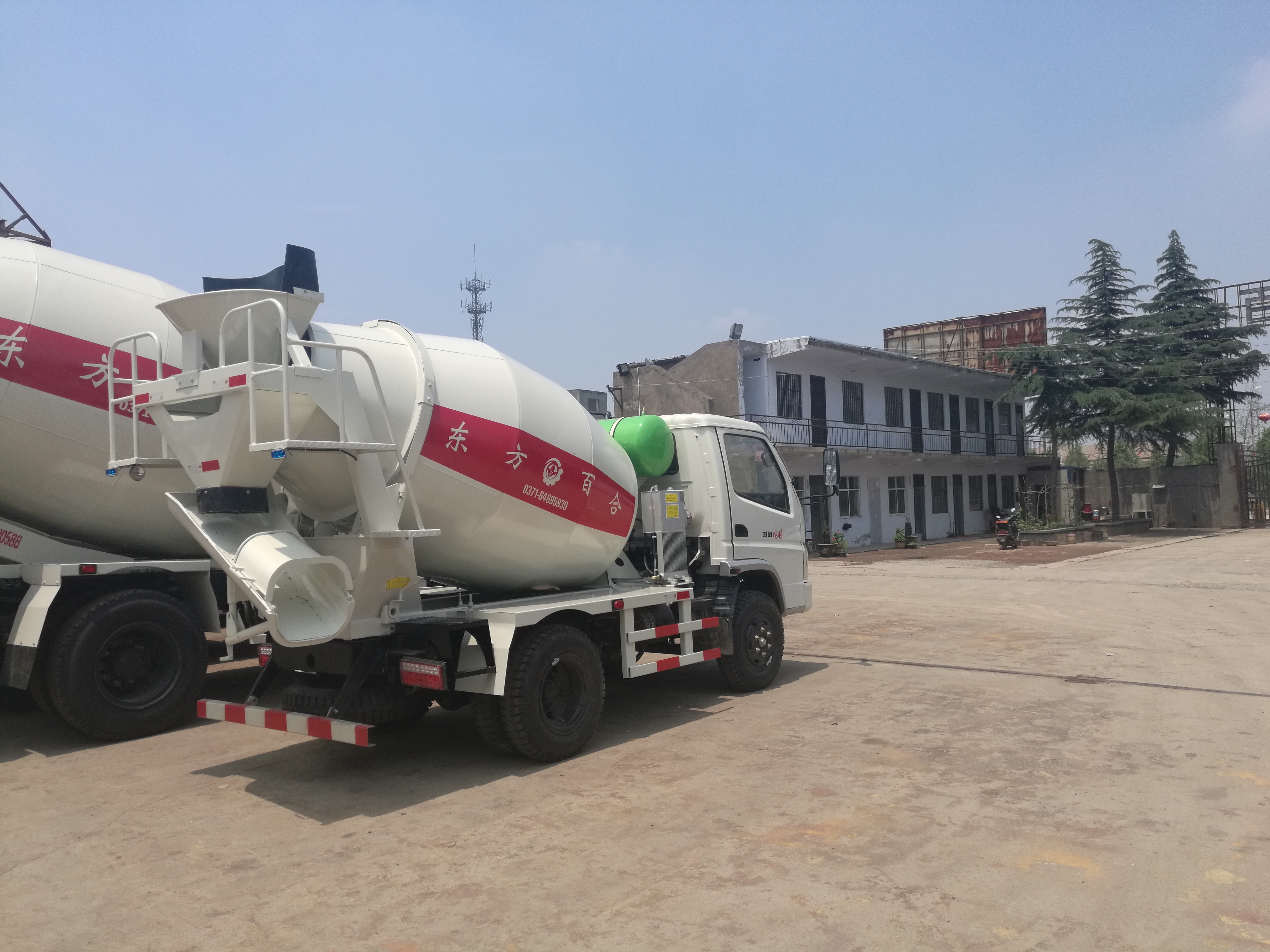 時(shí)風(fēng)攪拌車