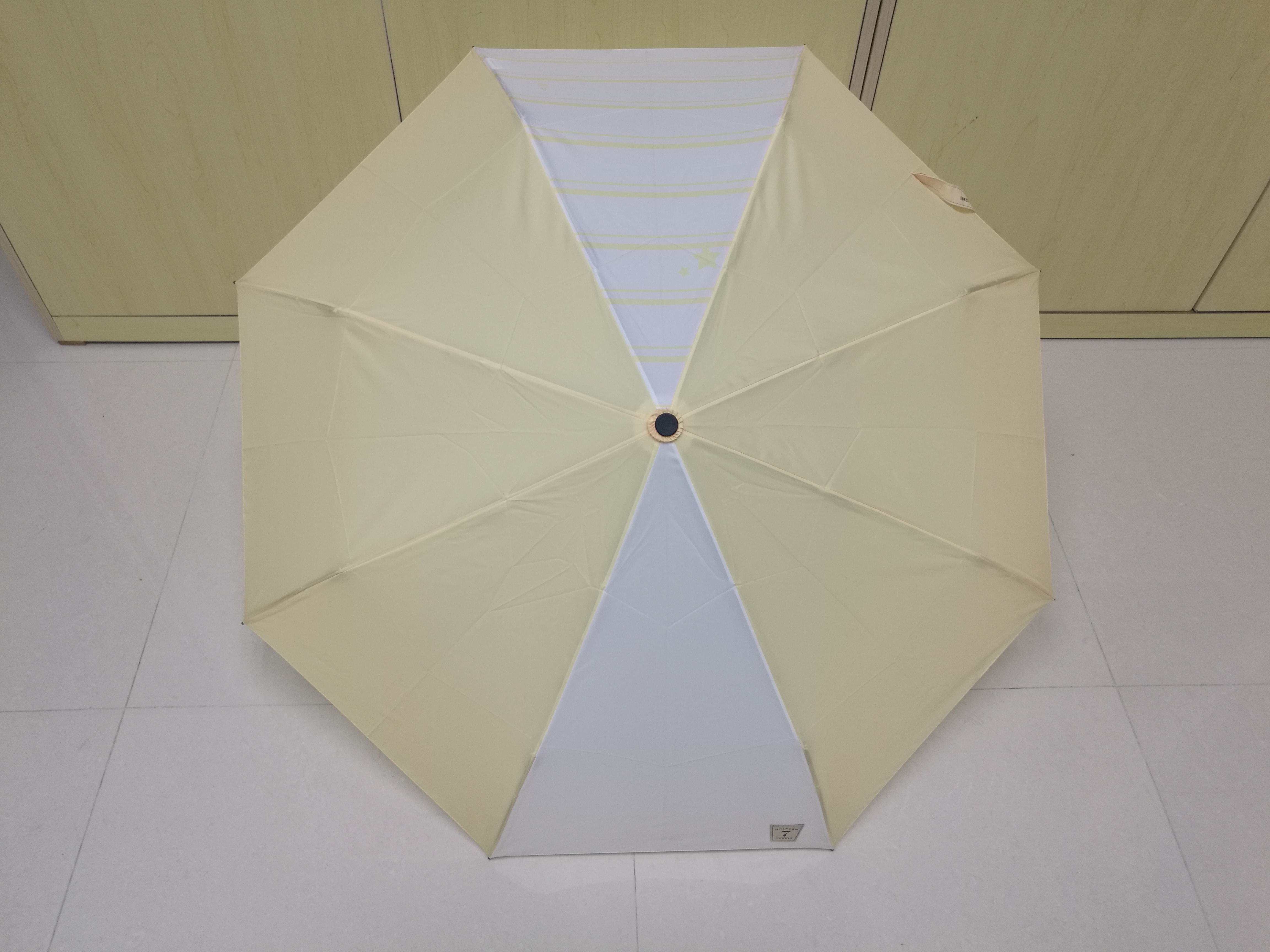 哪里有賣(mài)折傘  遮陽(yáng)傘供應(yīng)