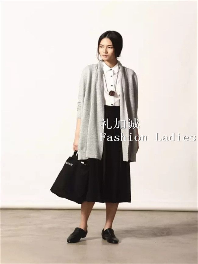 柯妮絲麗加盟女裝折扣店找廣州明浩女裝庫存批發(fā)