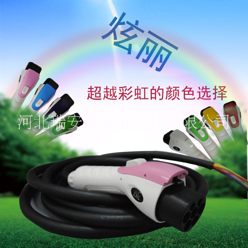 新能源充電連接器32A交流充電電動(dòng)汽車(chē)交流充電插座新*充電連接設(shè)備